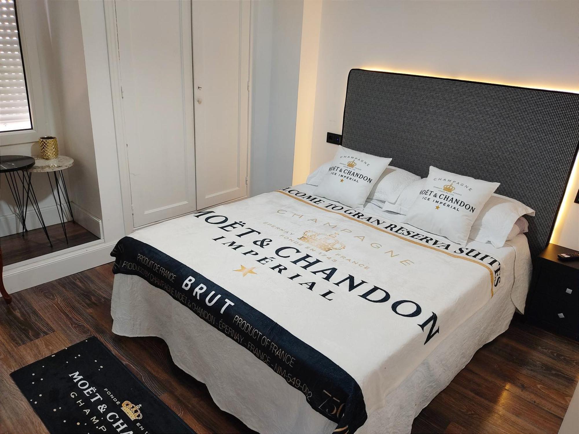 Gran Reserva Suites Centro Alojamiento Entero โลโกรโญ ภายนอก รูปภาพ